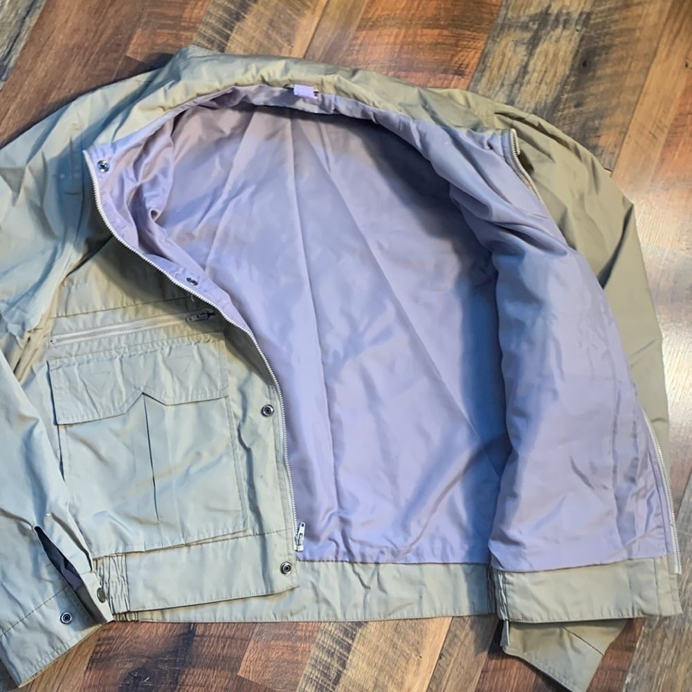 Large tan zippered/button lined lightweight jacket in box 17 - Picture 4 of 8